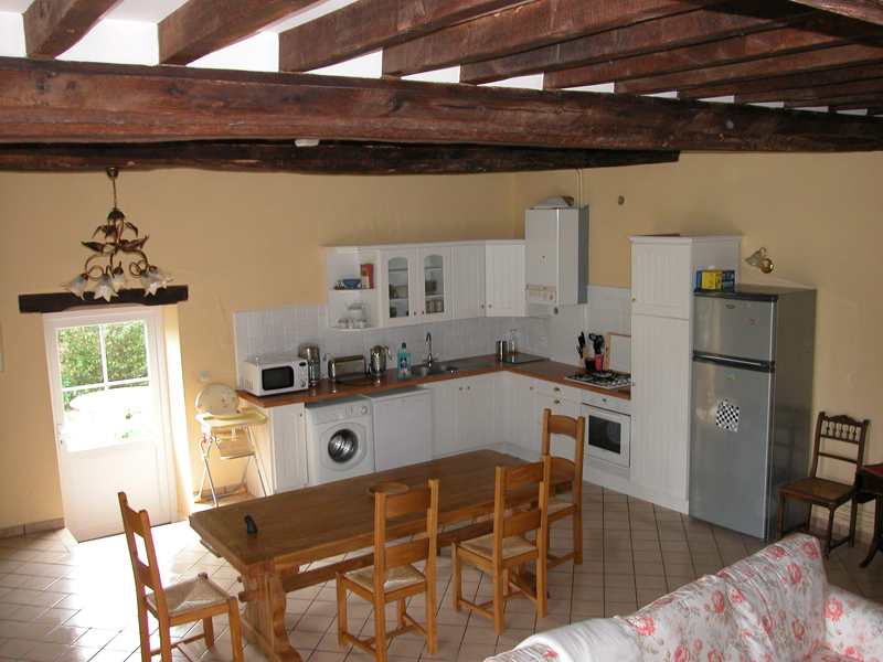 locsaisonnierre-manoirdelaize_fontainelepin_cuisine.jpg
