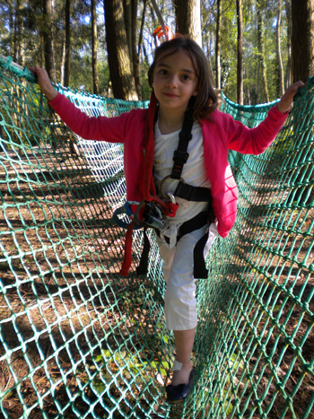 petite fille parc acrobranches calvados normandie